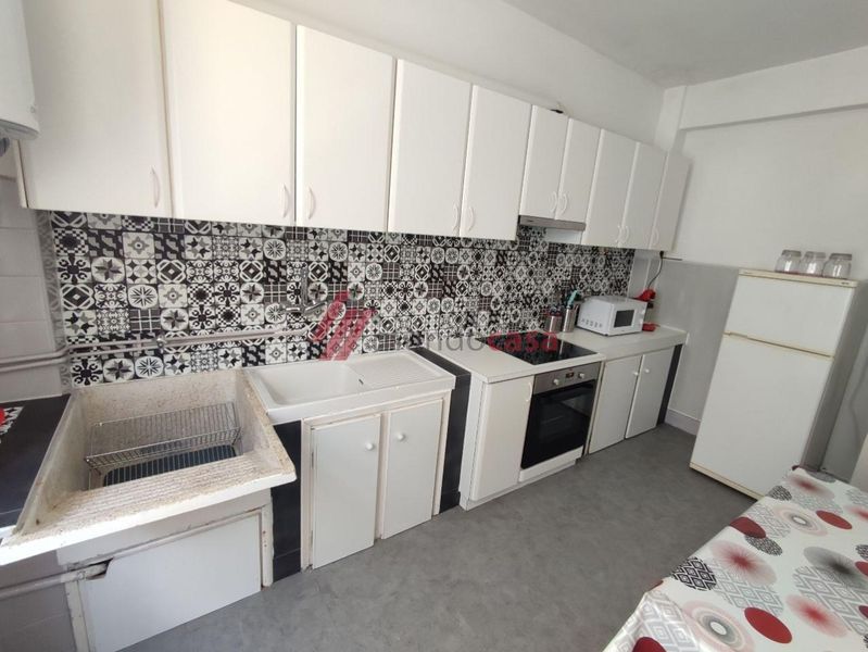Foto 26edba1b-bc26-47d7-8d2a-f299718d77ff. Rent flat with heating in Centro Ferrol