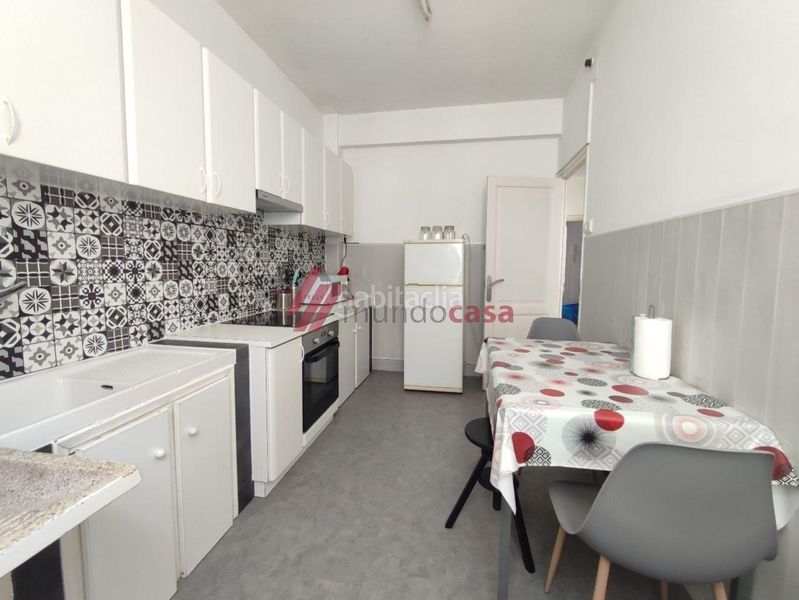 Foto 35d0f031-d474-43b3-a3c0-6a0eefc48318. Rent flat with heating in Centro Ferrol
