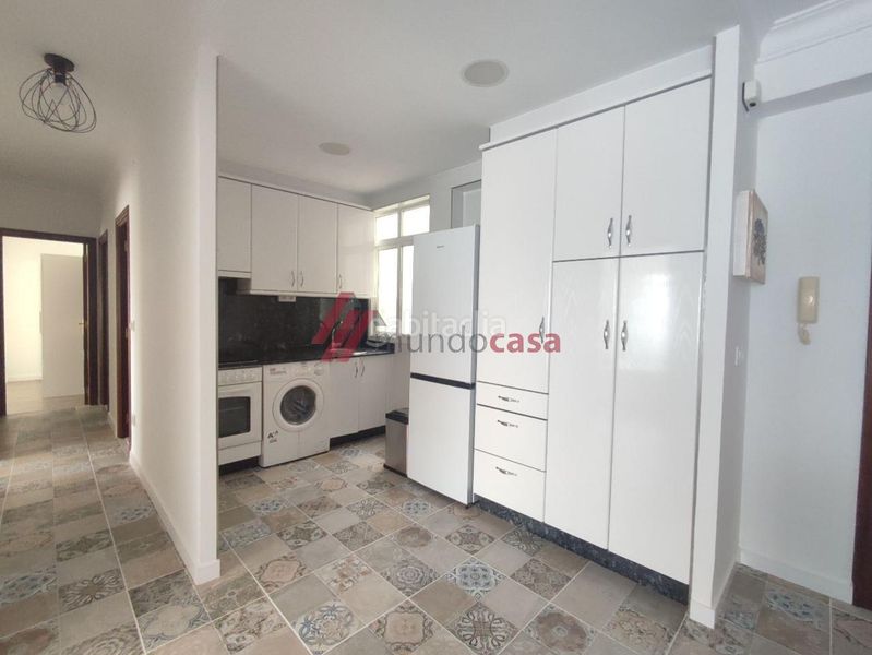 Foto 22b8dc7f-0363-407f-b041-1680a7140cdd. Rent flat with heating in Centro Ferrol