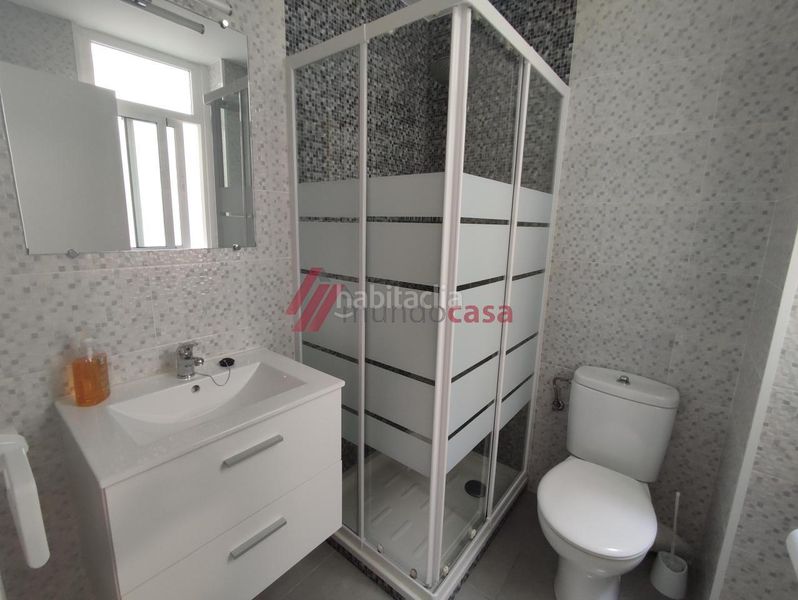 Foto e90b525f-1293-438c-9189-95a1c1b35710. Rent flat with heating in Centro Ferrol