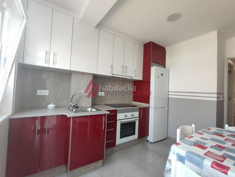 Foto fe8b3f6f-8d52-4c99-89d8-02fd2abe4024. Rent flat with heating in Centro Ferrol