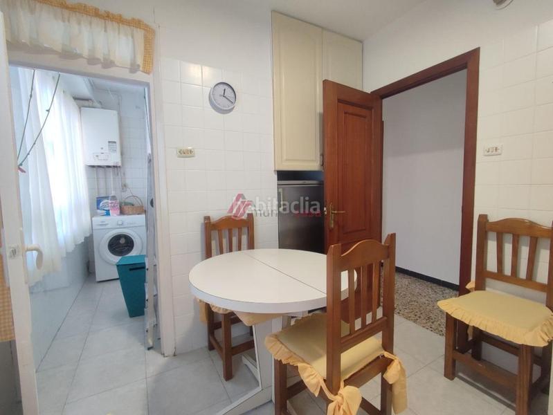 Foto 1620646b-f4ce-4be3-a6cf-c529229b3408. Miete etagenwohnung mit heizung in Caranza Ferrol