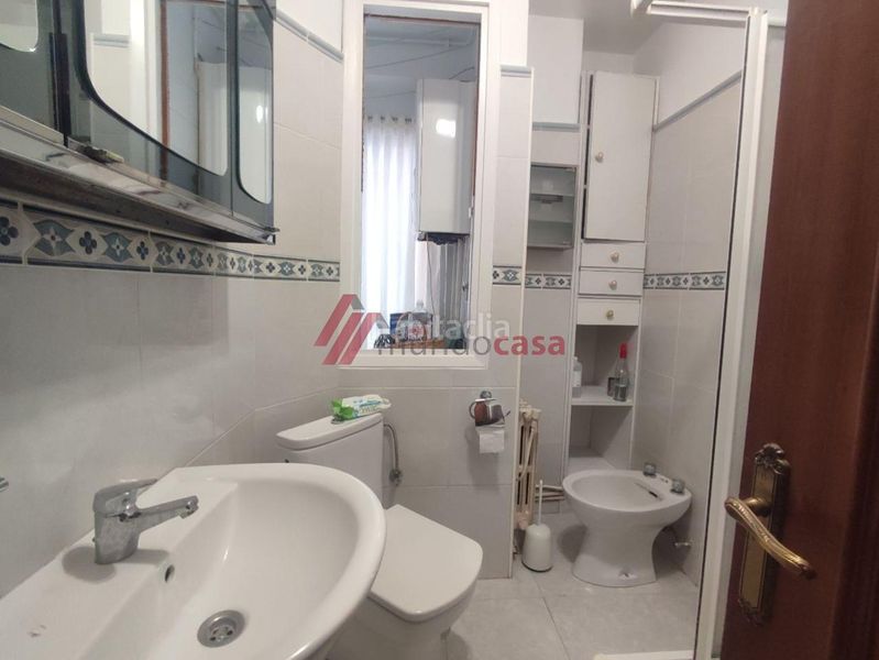 Foto 2e7d5251-ba20-403d-9b81-a790e9341aaf. Rent flat with heating in Caranza Ferrol
