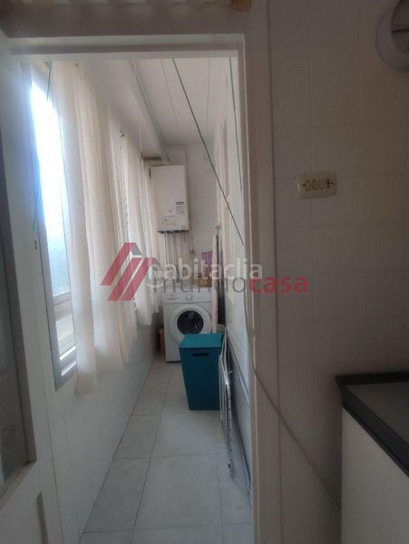 Foto 86ad6b0a-9850-4f07-8d72-1eca03794fee. Rent flat with heating in Caranza Ferrol