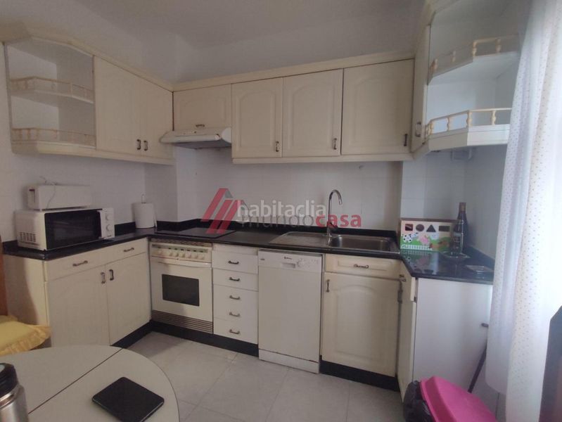 Foto e11b9610-d679-4e5d-9be1-ccd9665a99e9. Rent flat with heating in Caranza Ferrol