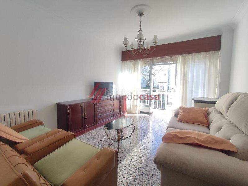 Foto f1b0e874-fbb5-4639-92c2-644c2d870b02. Rent flat with heating in Caranza Ferrol