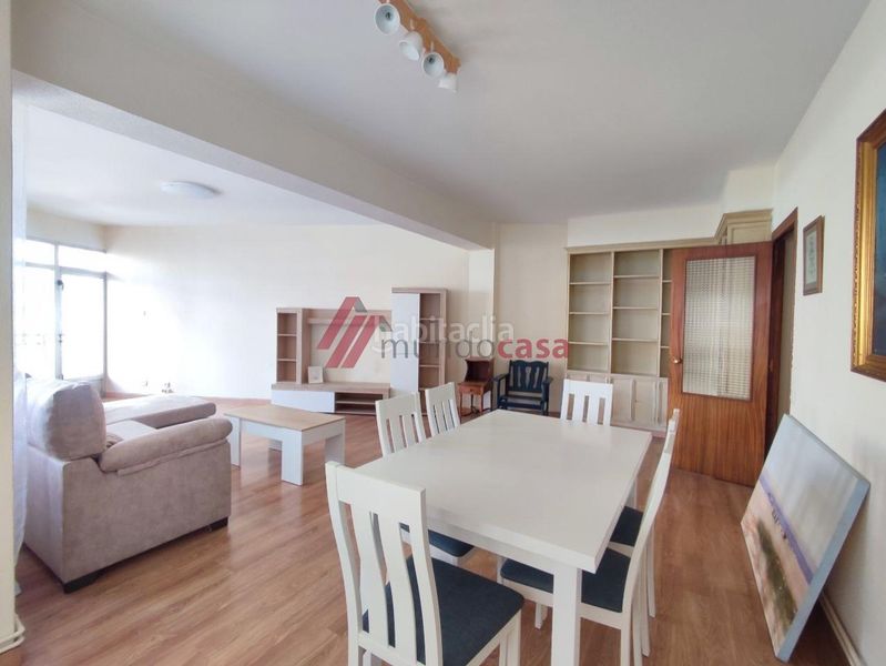 Foto 53c52c44-32c5-4bec-86f9-7ee5c0193299. Rent flat with heating in Centro Ferrol