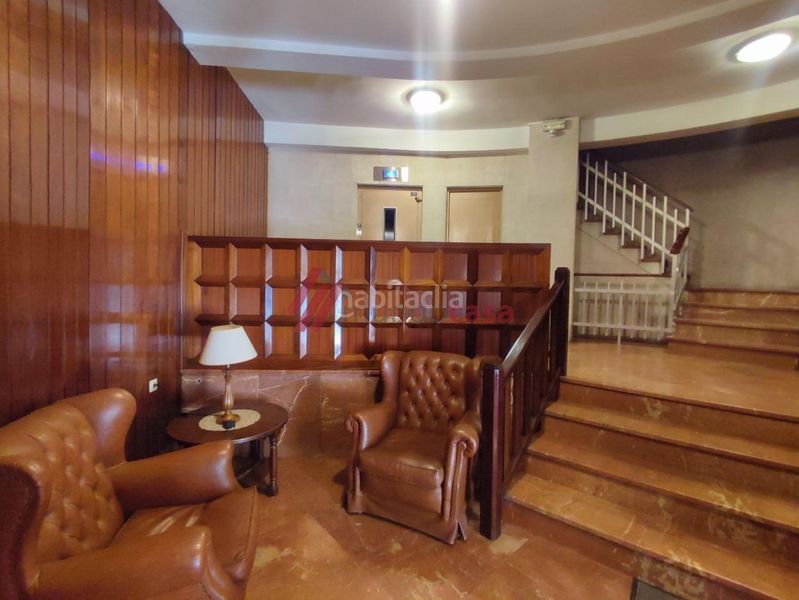 Foto c5eb60c2-adad-451b-a566-8451d45afb50. Rent flat with heating in Centro Ferrol