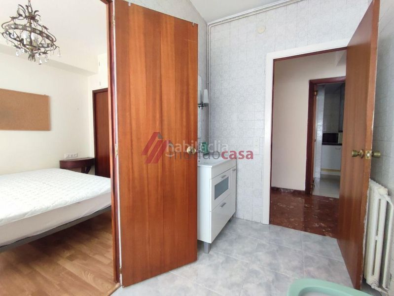 Foto d4ed7b97-c2ba-4a51-b172-c4bf8397f5f2. Rent flat with heating in Centro Ferrol