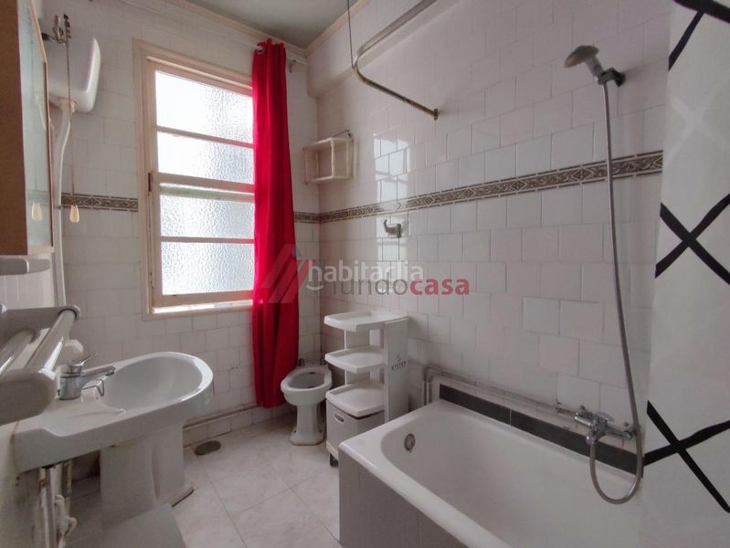 Foto 171e69f3-005c-44dd-ac69-f3d8d31e4402. Rent flat in Zona Ultramar Ferrol
