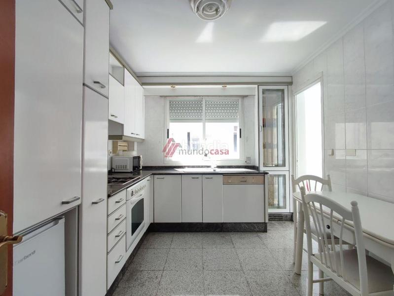 Foto cf7de7fb-4541-46e8-a82b-e6457e454a60. Appartement avec chauffage dans Esteiro Ferrol