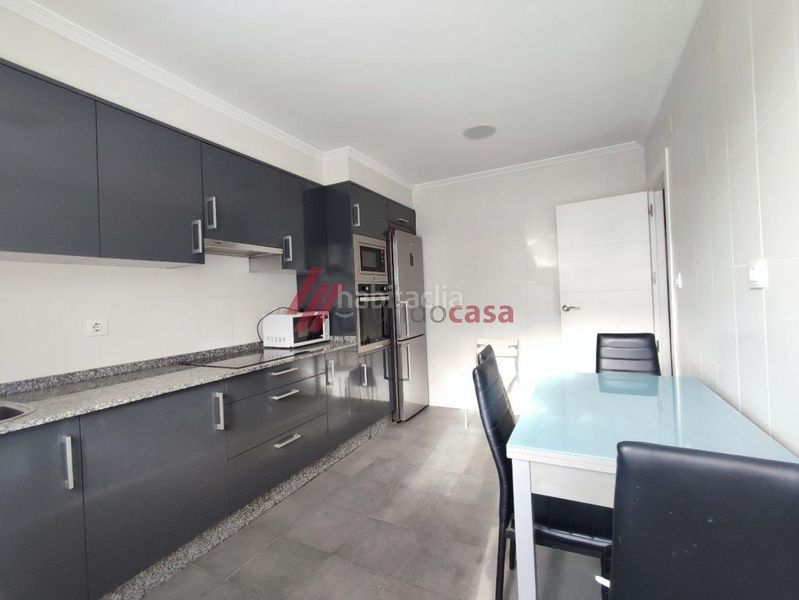 Foto 1540b82c-1a85-4665-ac93-412e2c4d17f3. Rent flat in Zona Ultramar Ferrol