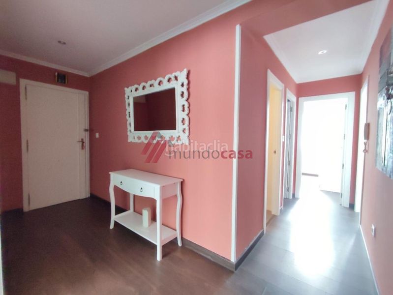 Foto b600f0cd-3040-40de-ab4e-c630d2a359d4. Rent flat in Zona Ultramar Ferrol