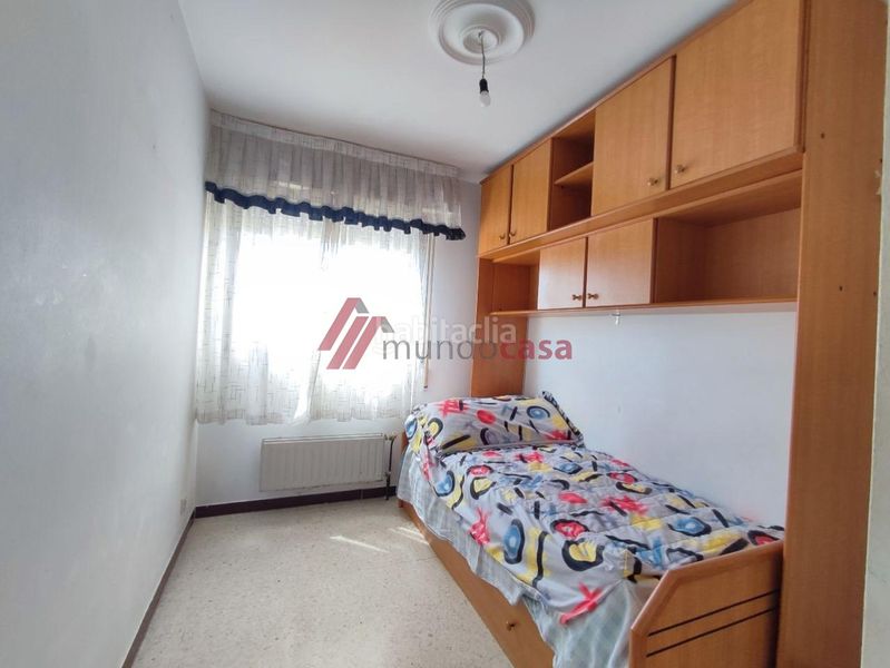 Foto acd2c65d-24fb-4faa-8e37-019565031636. Rent flat with heating in Centro Ferrol