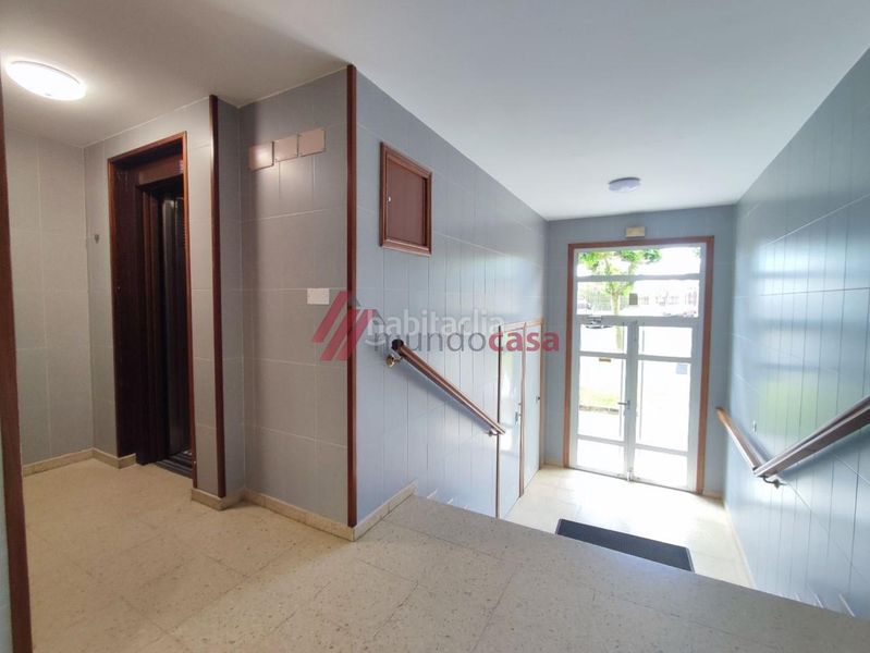 Foto f16bb781-3816-4d22-a3d9-f90a8848f34b. Rent flat with heating in Centro Ferrol
