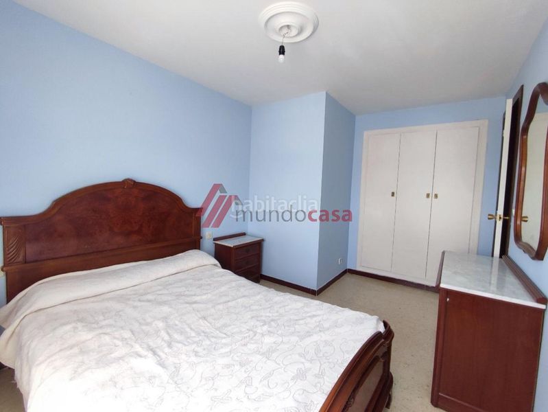 Foto f1ed0898-d1de-4449-87b5-89e3cfe3a3a5. Rent flat with heating in Centro Ferrol