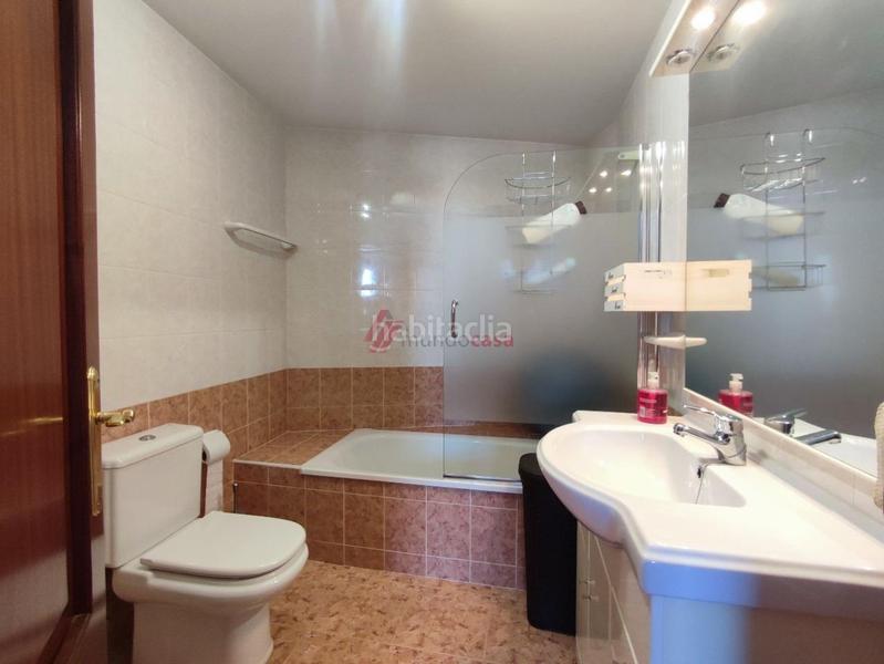 Foto f977b236-06da-453d-ac85-38cf71ec7a1f. Rent duplex with heating parking in Alto del Castaño Narón
