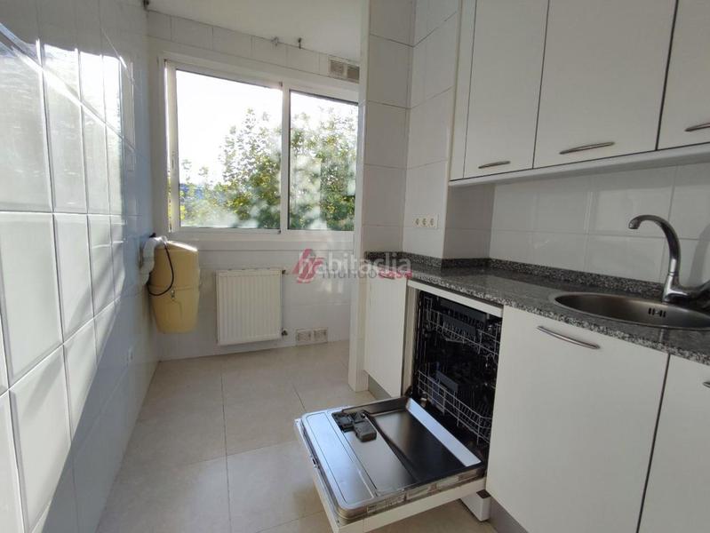 Foto 44989cb5-0c71-48f6-8f08-7aa6d4488b66. Etagenwohnung mit heizung parking in Alto del Castaño Narón