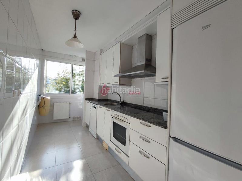 Foto b887508a-13e5-40b8-bbd7-f99fe967631d. Etagenwohnung mit heizung parking in Alto del Castaño Narón