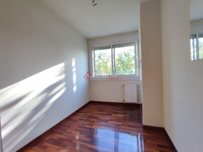 Foto 10e62638-8104-409c-9022-9df2cd64998d. Flat with heating parking in Alto del Castaño Narón