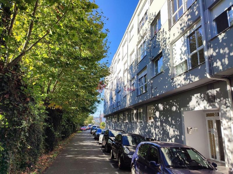 Foto c28314c7-b2b8-4be8-9939-36f701b53ab6. Flat with heating parking in Alto del Castaño Narón