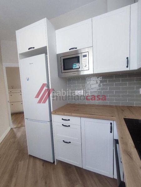 Foto 2bf881f6-edc2-49b4-8694-f0e36219c433. Rent flat with heating in Porta Nova Ferrol