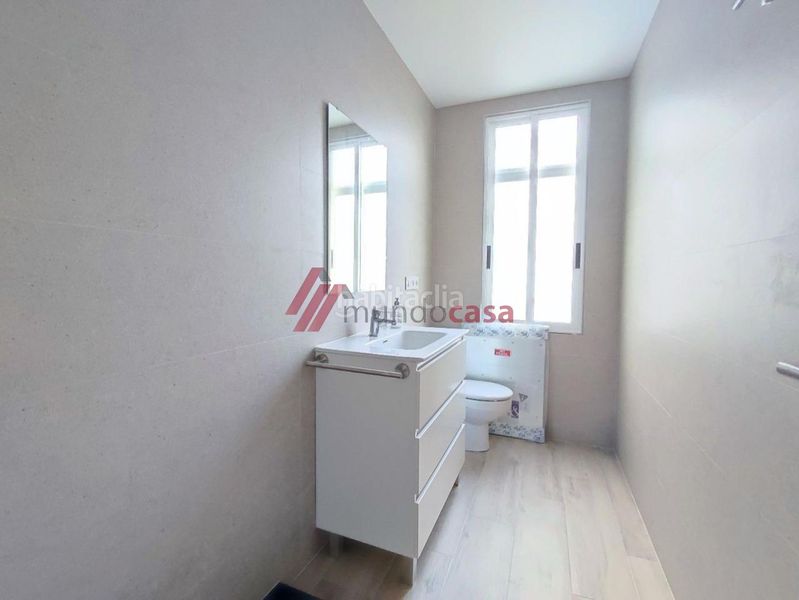 Foto 6d27eb57-2320-44a9-8773-463ec281af76. Rent flat with heating in Centro Ferrol