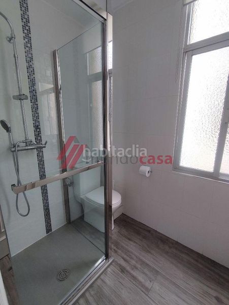 Foto 3f202fe0-84d9-452f-aaf3-583491f7cd24. Rent flat with heating in Centro Ferrol