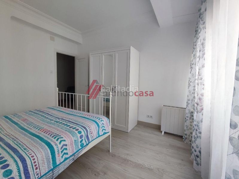 Foto ece8915f-bb6b-4103-80d1-1c0e7e57ea91. Rent flat with heating in Centro Ferrol