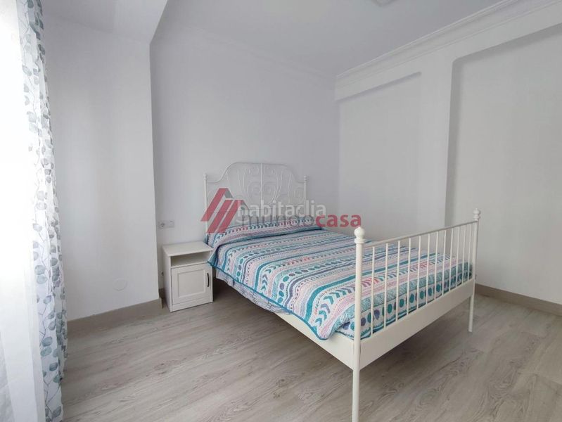 Foto f01c0a2b-ac6f-4495-a604-0f78ea6dc55d. Rent flat with heating in Centro Ferrol