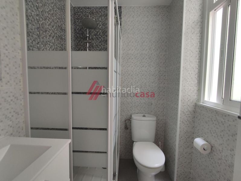 Foto ff74b057-bf31-468d-871b-efef00accadb. Lloguer pis amb calefacció a Centro Ferrol