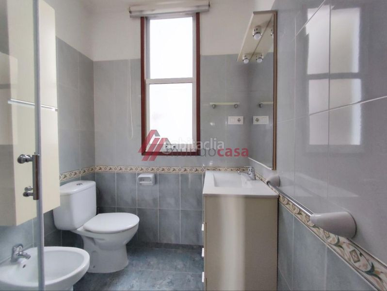 Foto 33ce44bd-cb42-4541-9ccd-ae5d25112623. Alquiler piso en Centro Ferrol