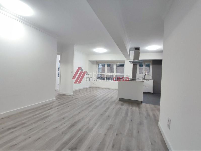 Foto b4e373fc-3cac-4206-82ad-78bb414c780d. Pis a Centro Ferrol