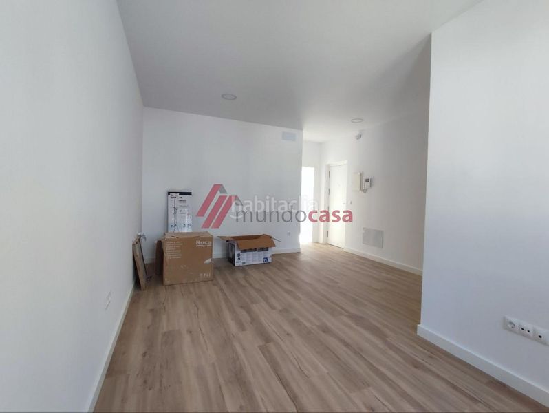 Foto e23e9857-afb3-48c1-9973-35ea85b79aa6. Piso en Zona Ultramar Ferrol