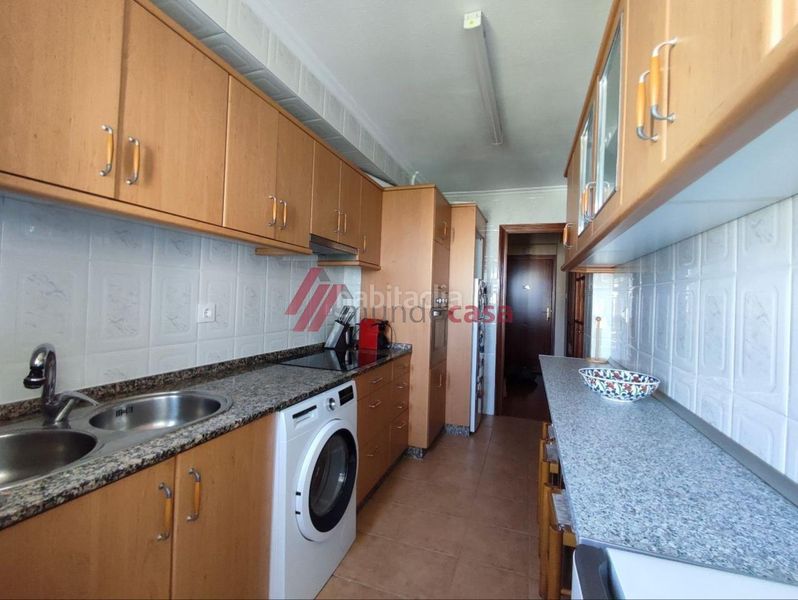 Foto 1b503f29-0958-4cb1-854f-ed4f7e626b77. Rent flat with heating in Centro Ferrol