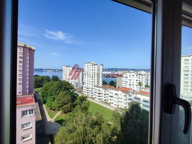 Foto 6a6e62f1-5097-4f2c-bb7e-b32919ee0192. Rent flat with heating in Centro Ferrol