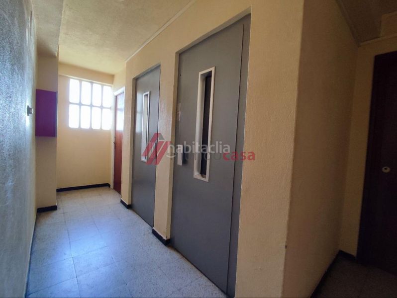 Foto a6db3fec-66f4-4872-9739-13dd0437daa2. Rent flat with heating in Centro Ferrol