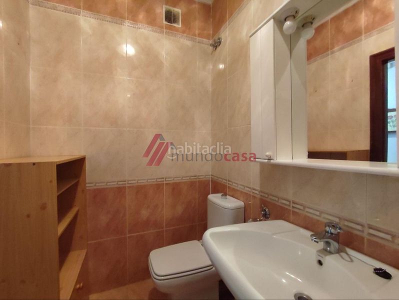 Foto 89ae8122-0047-46c0-afd0-56e46a608794. Rent flat with heating in Centro Ferrol