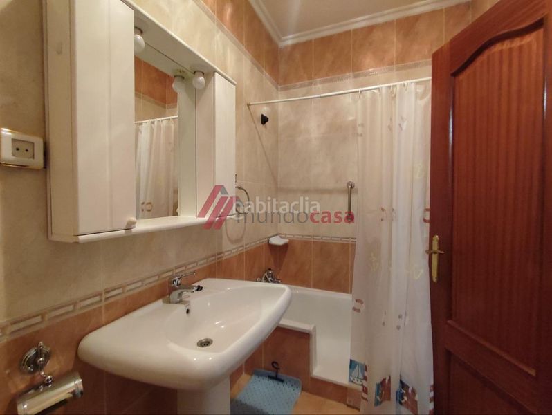 Foto a02f0033-e517-4203-bada-da7ef5e913ab. Rent flat with heating in Centro Ferrol
