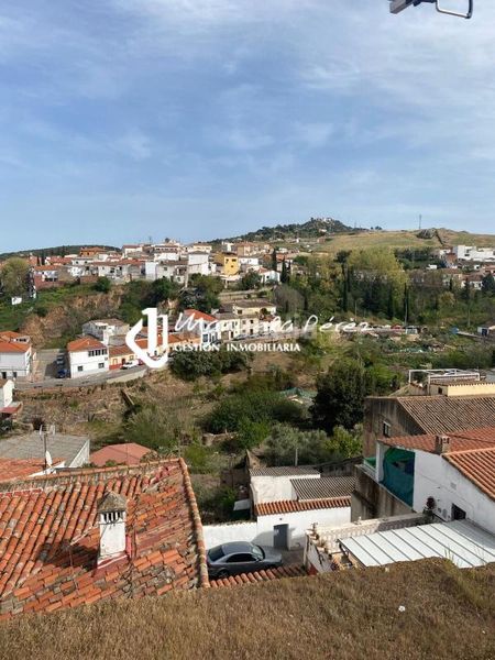 Foto 32b8b651-9104-4ab8-9b06-4995ab3c8810. Maison dans Casco Antiguo Cáceres