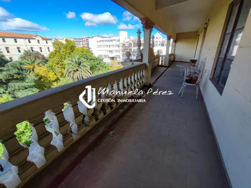 Foto 916e1faf-4236-490c-a454-51c9ffa42b90. Appartement avec parking dans Centro Cáceres
