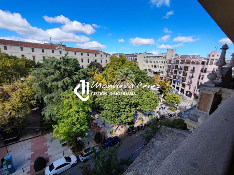 Foto 5e304439-8af7-4b2d-ae29-88ec63067928. Flat with parking in Centro Cáceres