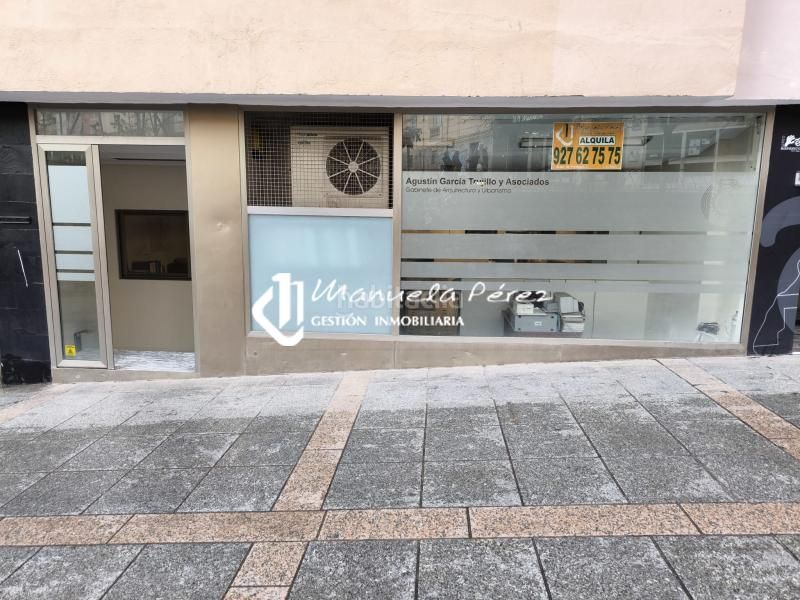 Foto b39874d9-6af7-471e-9862-a23f03f8862c. Local comercial en Casco Antiguo Cáceres