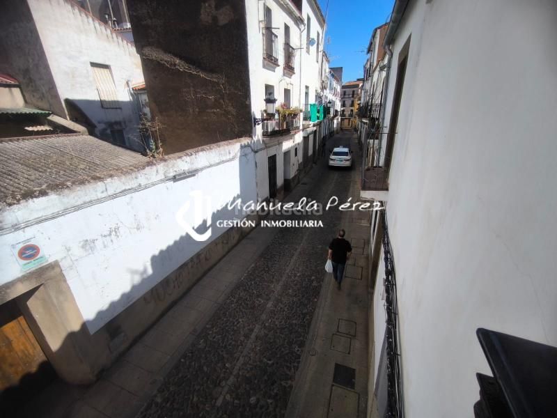 Foto e98d342e-b9ac-4035-a9da-e556deb1dc17. Rent flat in Casco Antiguo Cáceres