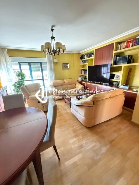 Foto d1ad58eb-d5e1-4477-899d-929bd629f9cb. Flat with heating parking in Casco Antiguo Cáceres