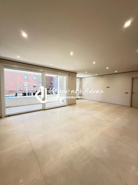 Foto 2aa0a210-8517-4099-b17c-11bd5e22b306. Appartamento con riscaldamento in Casco Antiguo Cáceres