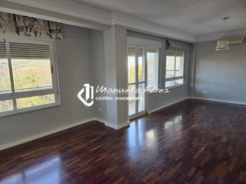 Foto 0f6bc2cf-6c16-40a6-9491-f2ead0ffac45. Etagenwohnung mit heizung in Casco Antiguo Cáceres