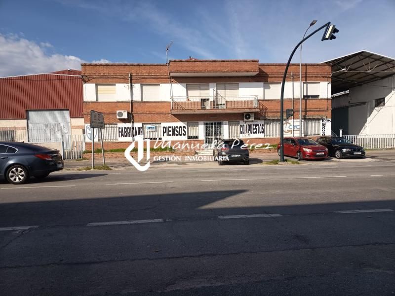 Foto c6b92f6c-ed57-4d76-94a7-ac5154fee4f2. Nave industrial en Navalmoral de la Mata