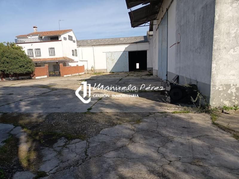 Foto de5d0c61-05c4-4300-8988-e51a3229d4c6. Nave industrial en Navalmoral de la Mata