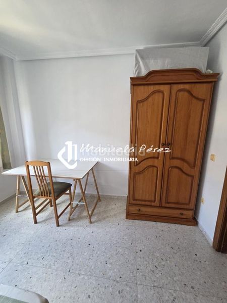 Foto 879a2b01-e4e0-4846-8ad1-35f46188495e. Rent flat with heating in Casco Antiguo Cáceres